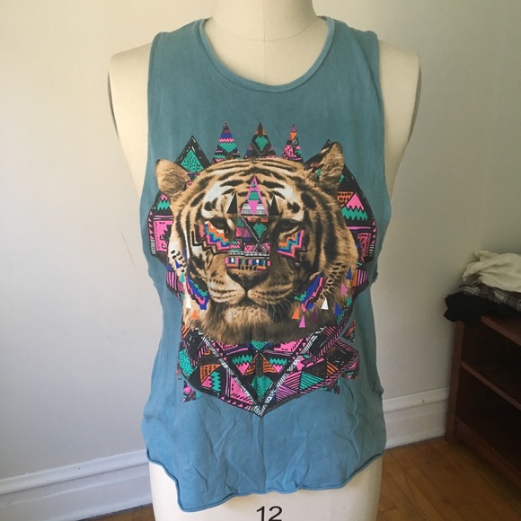 TIGER PRINT SLEEVELESS TANK - Picture 1 of 3